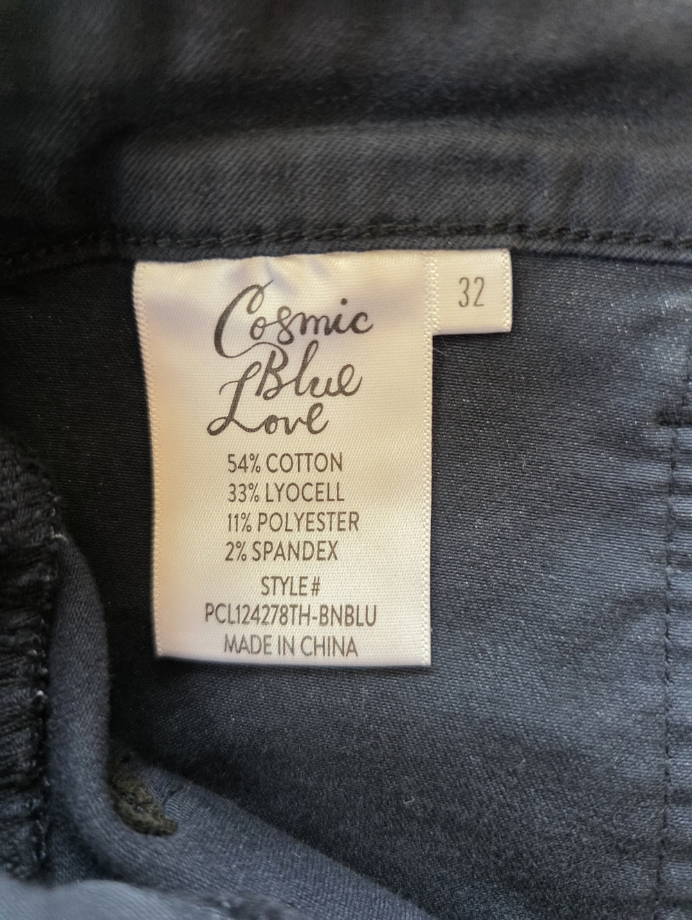 Cosmic Blue Love Women's Shorts Size 32 - Picture 3 of 5